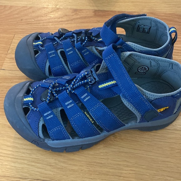 Keen - Picture 4 of 6